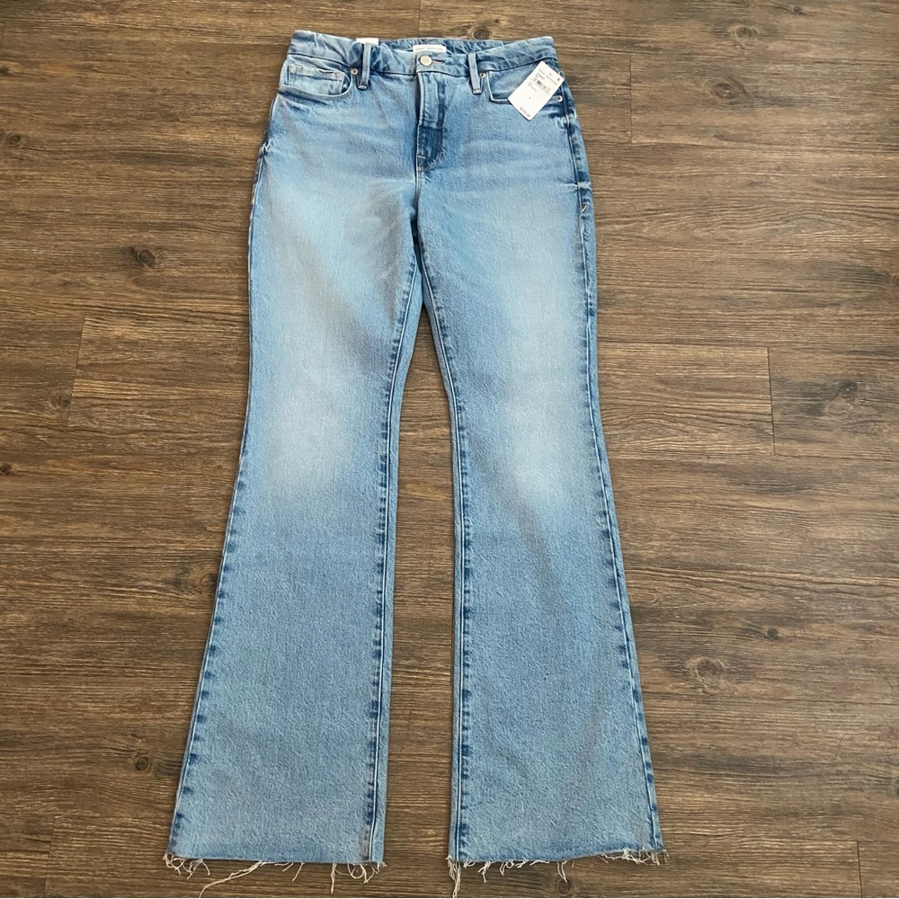 Good American Light Blue Straight-Leg Jeans - Picture 3 of 9